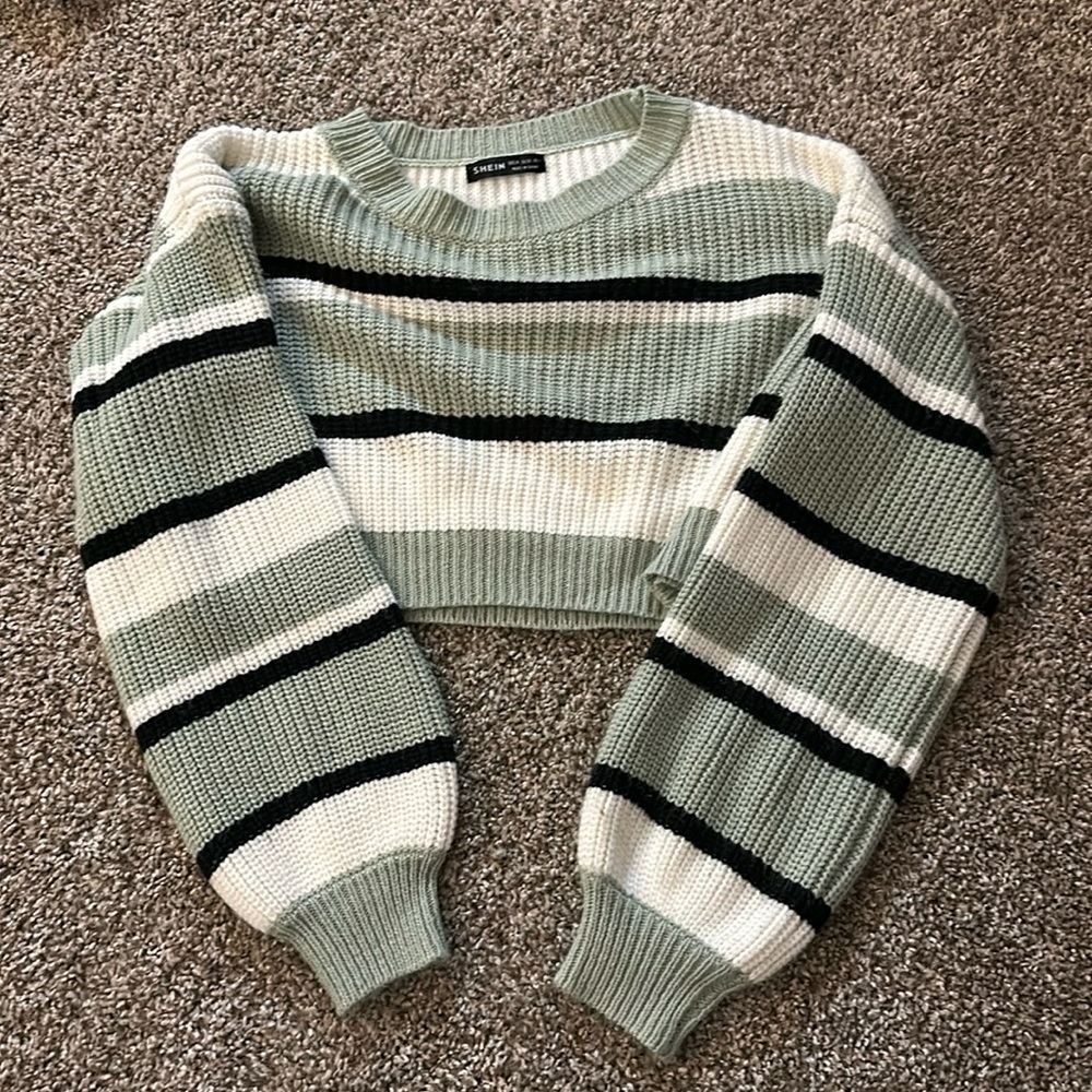 Colorful cropped sweaterer